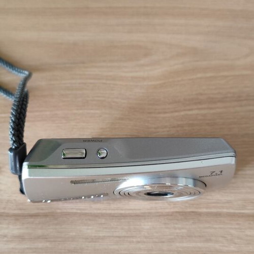 Olympus µ 700 All-Weather digital camera like new