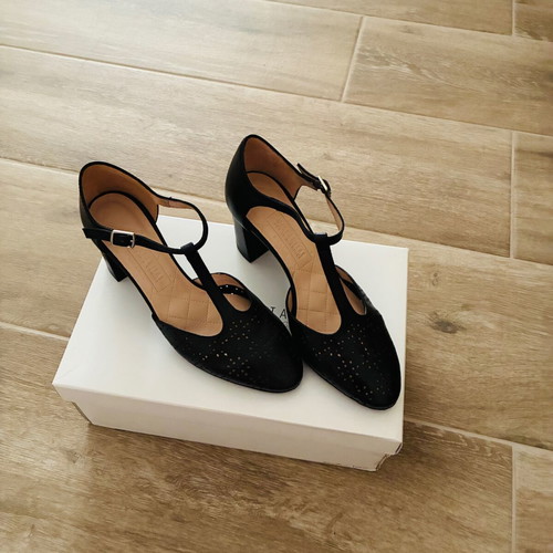 Hispanitas leather pumps size 37, black