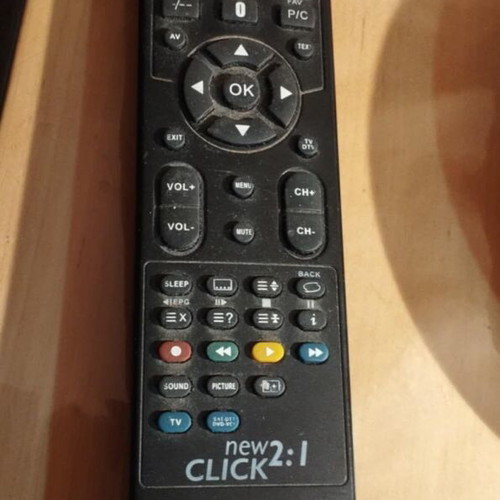 New Click 2:1 remote control used universal in excellent condition