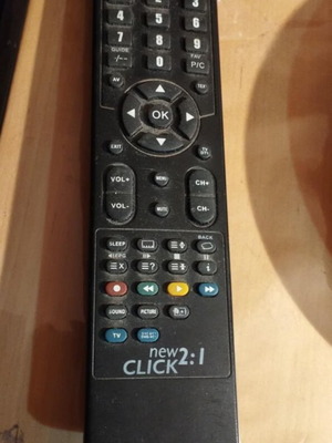 New Click 2:1 remote control used universal in excellent condition