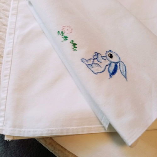 Crib sheet set like new, 2 white sheets with pillowcase