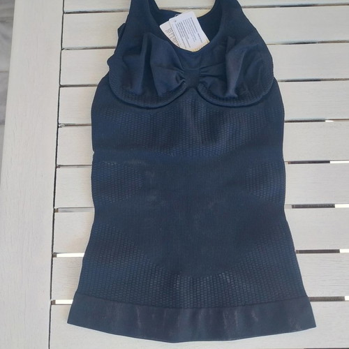 Shaping silhouette tank top new size Medium
