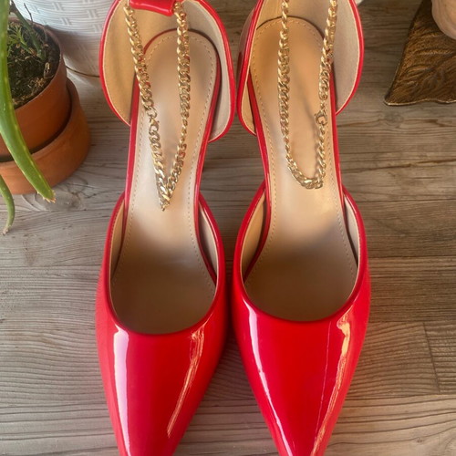 Red high-heeled pumps new, size 41, 12cm heel with gold chain