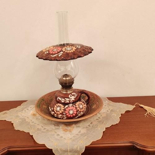 Decorative hand-painted oil lamp like new with plate