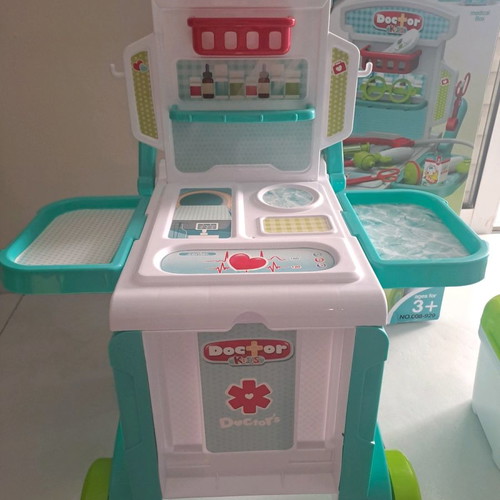 Little Doctor medical set used, complete in box
