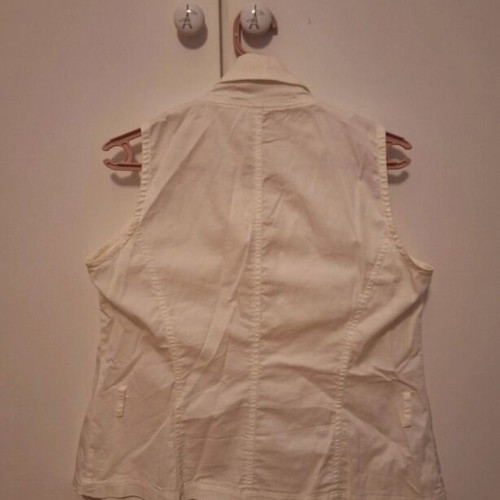 White women's vest with buttons, size M