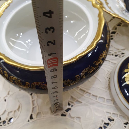 Porcelain bonbonniere like new