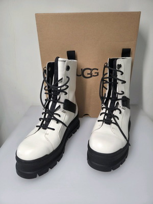 Ugg Sheena Leather Boots like new, white