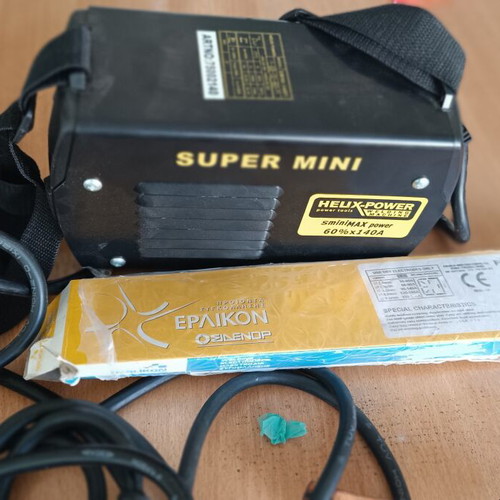 Helix Super Mini welding machine like new with Fincord M electrodes