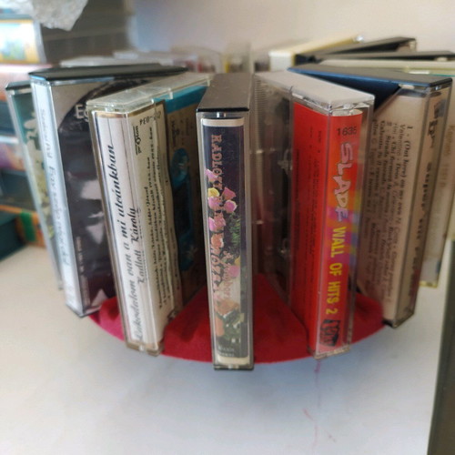 Aluminum rotating cassette holder like new with 16 slots