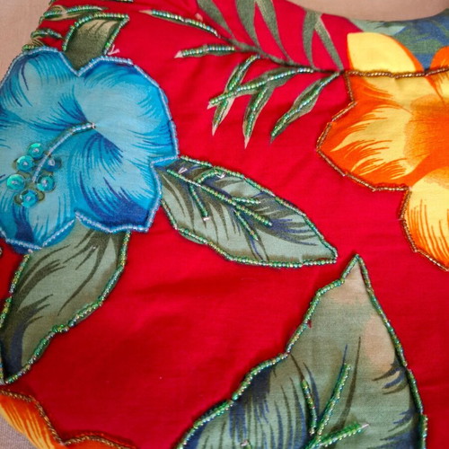 Handbag like new with wooden handle and colorful floral design