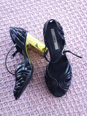 Melissa sandals size 39 with gold heel like new