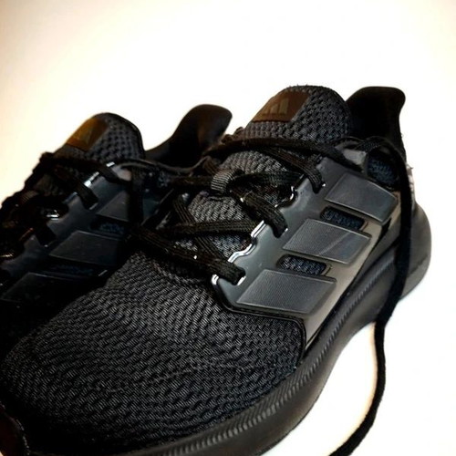 Adidas Ultimashow 2.0 sneakers size 39.5 like new, black