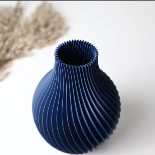 Decorative vase with spiral design new, 3D printed