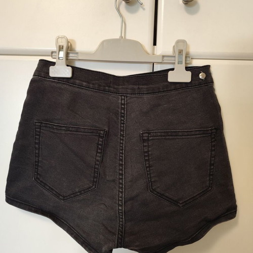 Τζιν σορτσάκι Pull & Bear μεταχειρισμένο, ψηλομέσο, μέγεθος EUR 32
