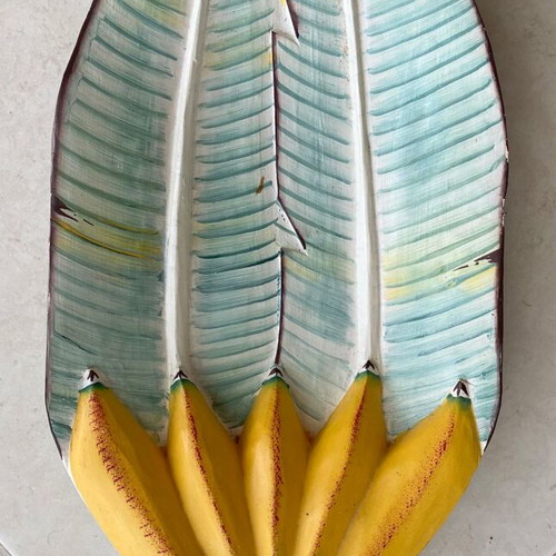 Wooden decorative fruit bowl with bananas and banana leaves like new