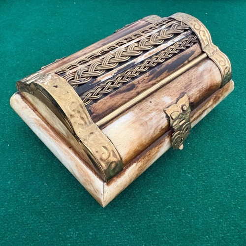 Jewelry box camel bone with brass details like new, velvet interior