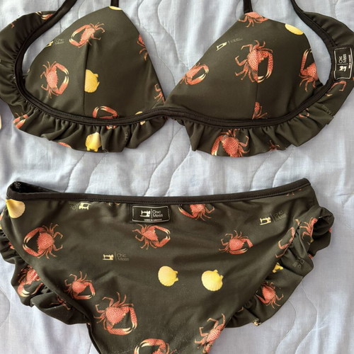 Chic Mess bikini set of 3, reversible top, high-waisted, like new