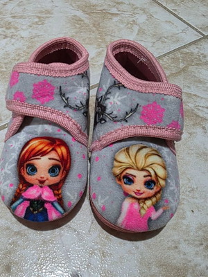 Frozen Anatomical Winter Slippers Size 23 Like New
