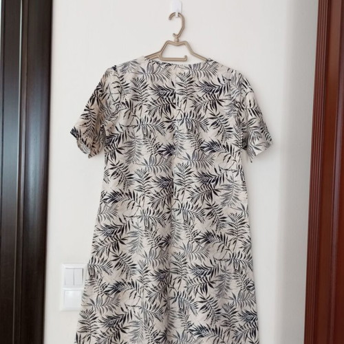 Dress with tropical print, size L, black and beige