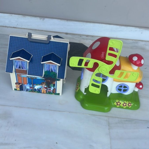 Toy houses set of 2