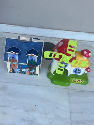 Toy houses set of 2