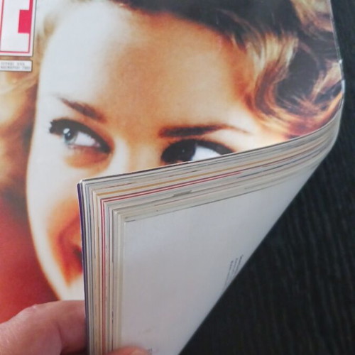 Epsilon magazine November 2001 used, Kylie Minogue cover