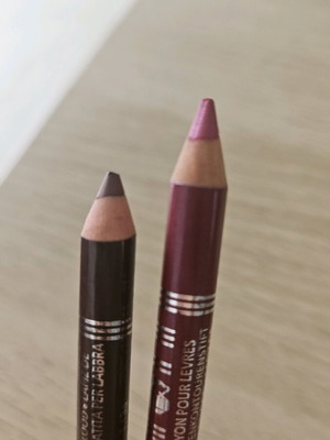 Lip pencil set like new in very good condition