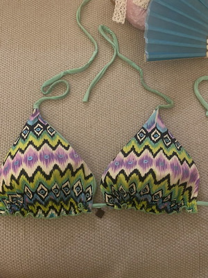 Kayak triangle bikini top used, multicolor, sizes S M