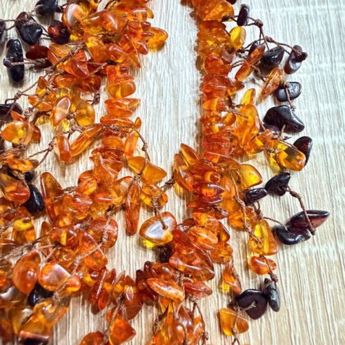 Amber necklace like new, 29 cm length