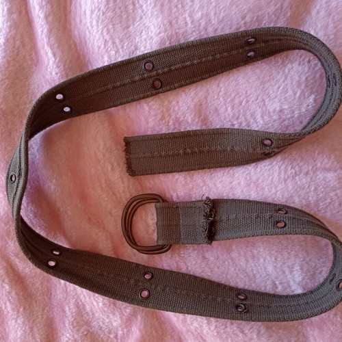 Men's military belt khaki like new, length 115 cm