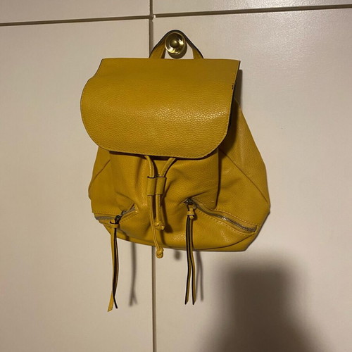 Stradivarius backpack bag like new, yellow