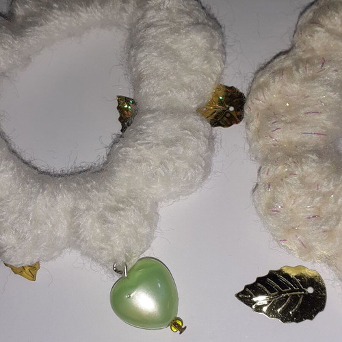 Pack of 4 handmade hair ribbons in white, blue and ecru colors