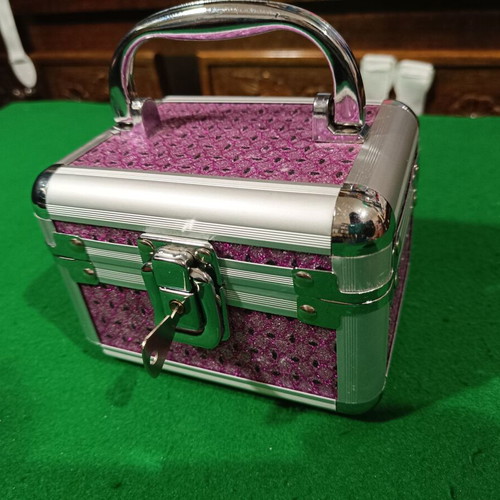 Jewelry box with lock in excellent condition