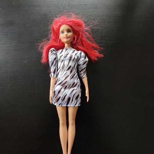 Barbie Fashionistas #143 like new, barefoot with pink hair and zebra dress