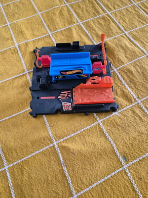 Hot Wheels track like new