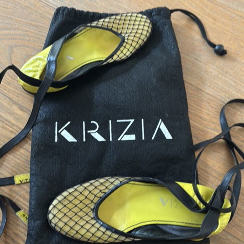 Vintage Krizia ballet wrap flats used, size 36.5, black and yellow