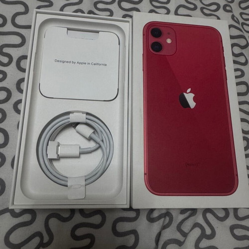 iPhone 11 (Product RED) like new, 64GB, red, with box and cable