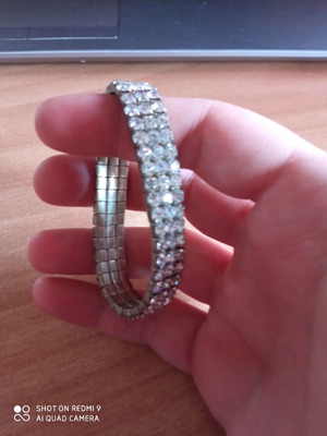 Women's bracelet