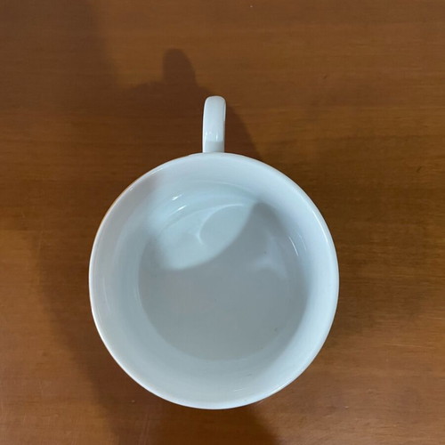 Set of 5 coffee/tea cups with saucers like new
