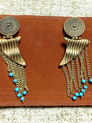 Faux Bijoux Earrings new, vintage style