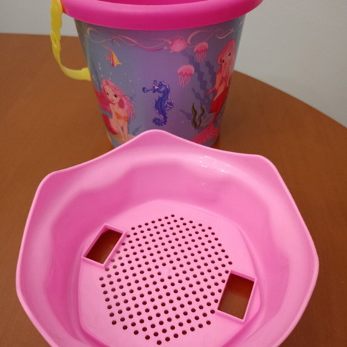 Beach Bucket with Mermaid Sieve like new