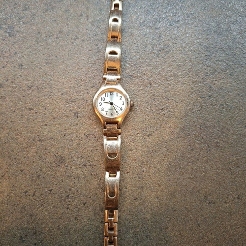 Women's quartz watch rose gold tone used