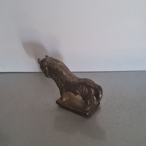 Bronze collectible chess piece used by H. Sklavenitis