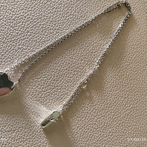 Gucci silver 925 heart pendant necklace unisex like new