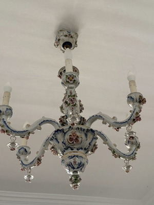Porcelain chandelier Capodimonte style 4-light like new, collectible