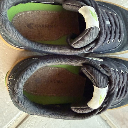 Cariuma Naioca Pro sneakers used size 42 black with rubber sole