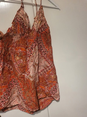 Backless printed dress with neck tie, like new, size S