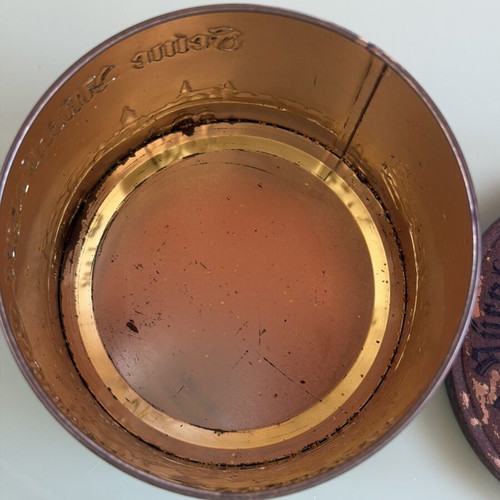 Vintage metal tin box Haeberlein-Metzger with Nuremberg city illustration