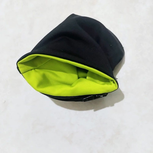 Sugarfree elastic wrist pocket with zipper